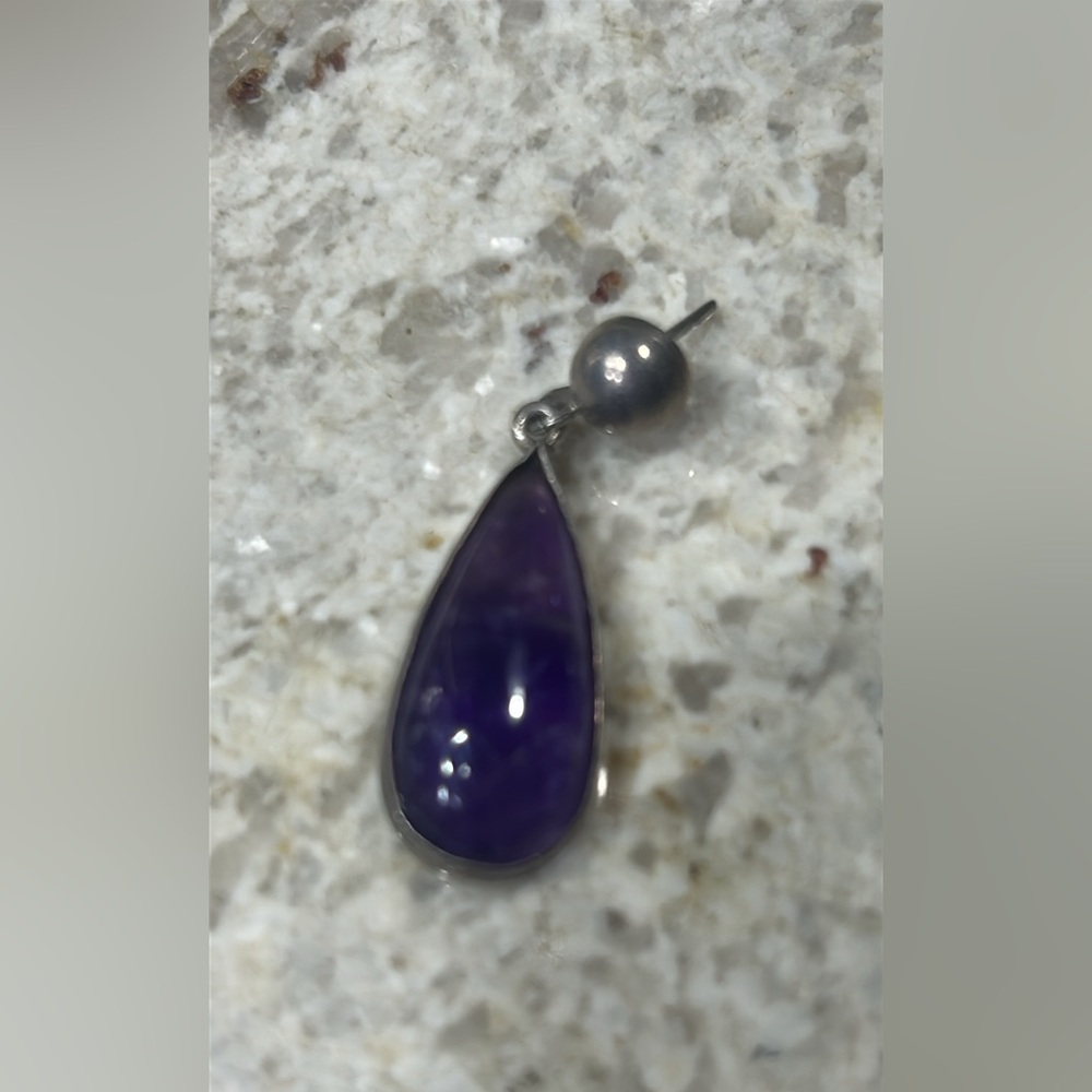 Very Unique Vintage Amethyst Dangle Earrings - Picture 8 of 14